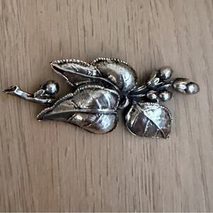 Vintage sterling silver leaves and stems Brooch